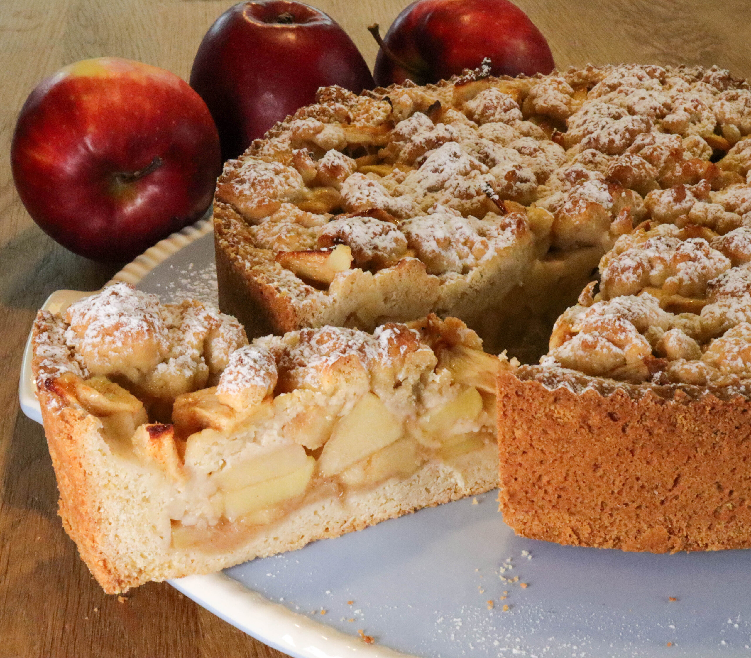 Apple Crumble Cake